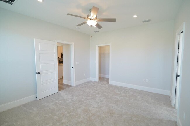 Building Photo - 3846 Arbor Dr