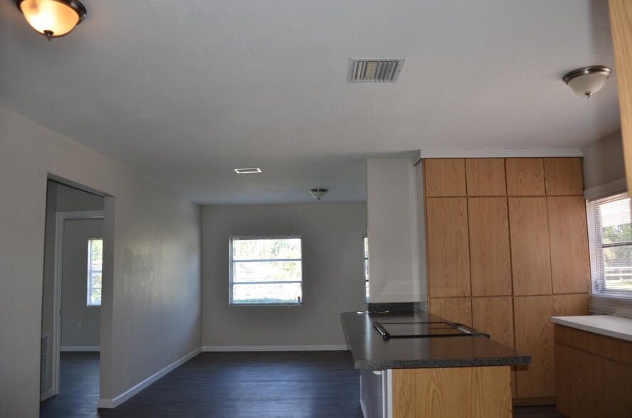 Building Photo - 132 McKean St