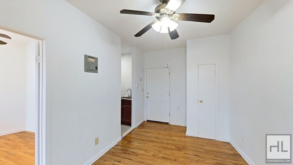 Building Photo - PROSPECT PLACE / Renovated 1-Bedroom Apart...