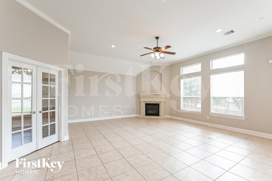 Building Photo - 1934 Graystone Hills Dr