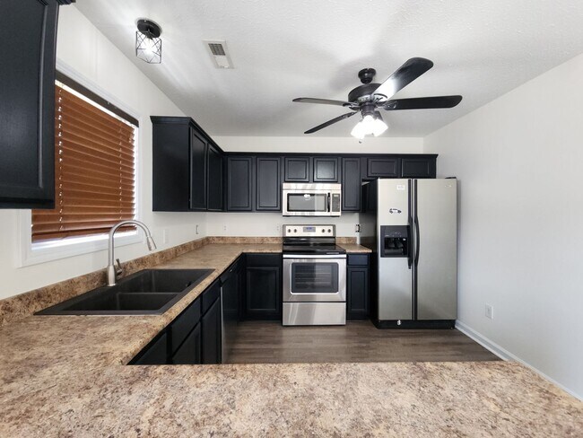Building Photo - 205 Ashcroft Dr