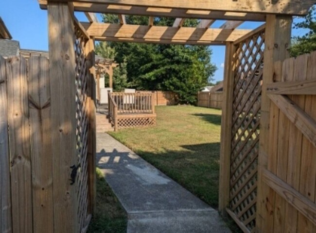 Building Photo - Gorgeous house for rent in Chesapeake.
