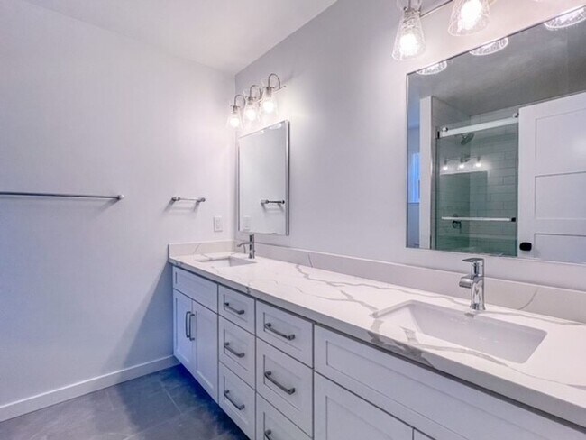 Building Photo - Beautifully Remodeled Three Bedroom Home