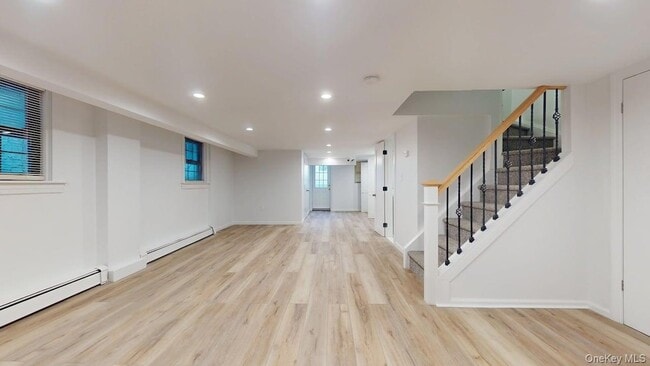 Building Photo - 88-37 62nd Dr