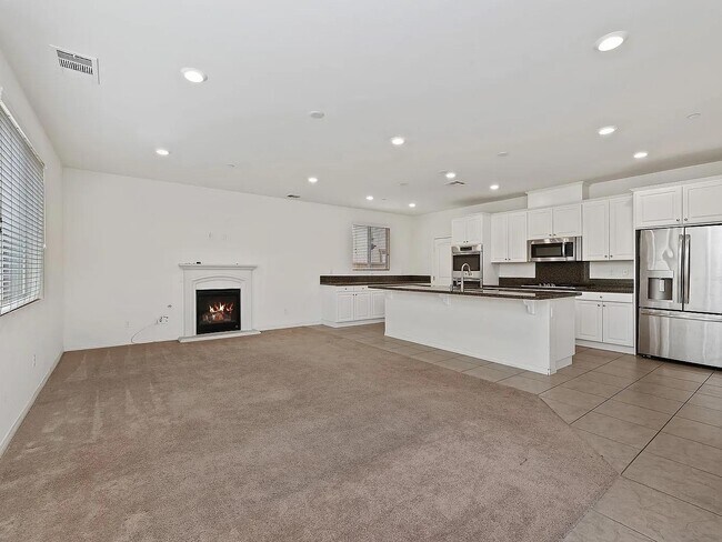 Building Photo - 15634 Clove Pl