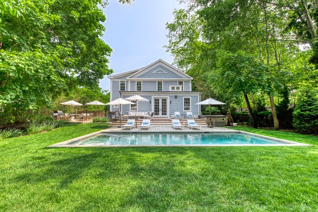 Building Photo - 7 Somers Pl