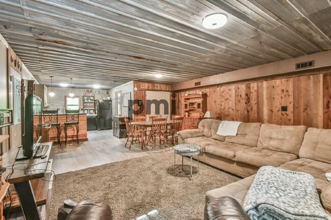 Building Photo - 43 Davis Gap Rd