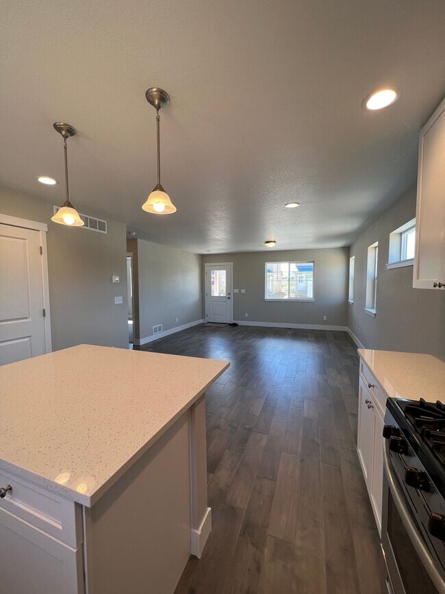 Building Photo - 2B/2B Berthoud Ranch Style Home Built with...