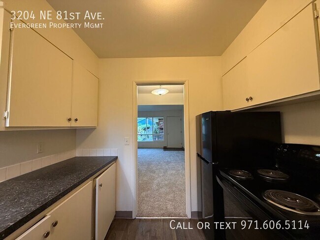 Building Photo - 3204 NE 81st Ave