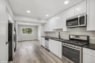 Building Photo - 1130 Sandpiper Ct