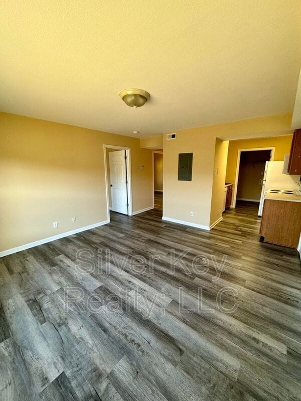 Building Photo - 268 Willow Creek Drive