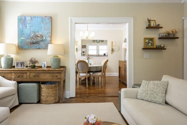 Building Photo - 801 Durant Pl NE