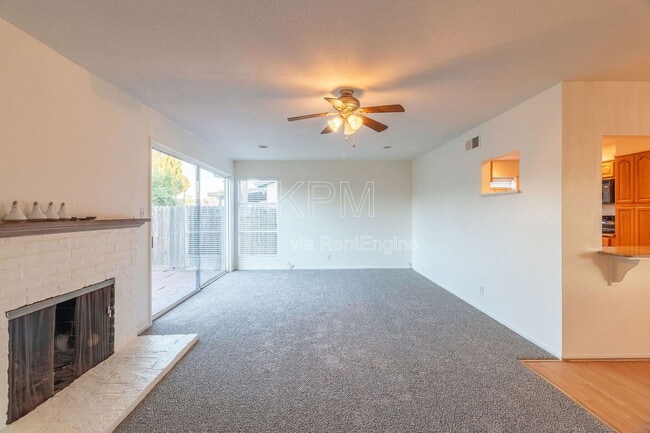 Building Photo - 713 San Francis Ave