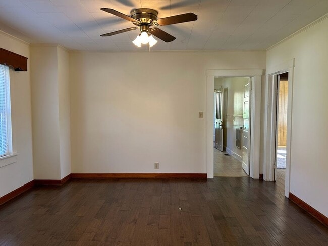 Building Photo - Charming 2 Bedroom Home with Stunning Views