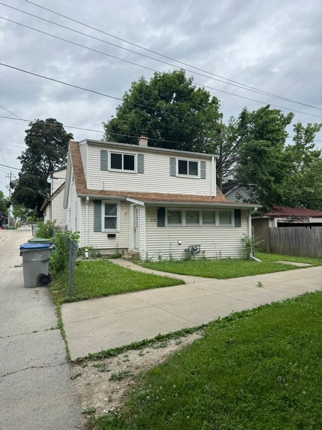 Building Photo - Nice 3-Bedroom Single Family Home Availabl...