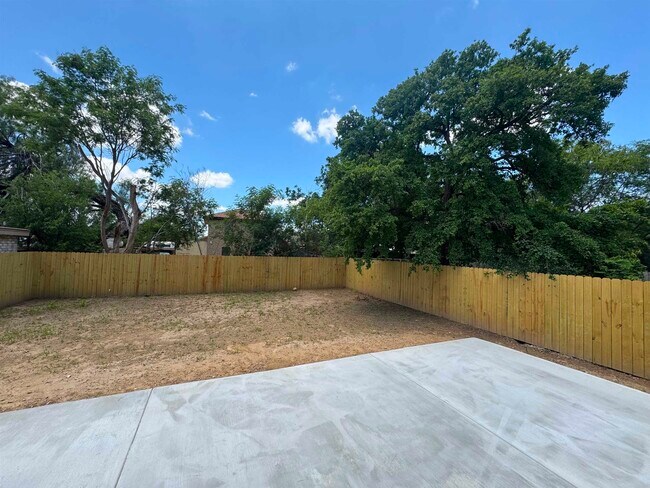 Building Photo - 3504 San Agustin Ave