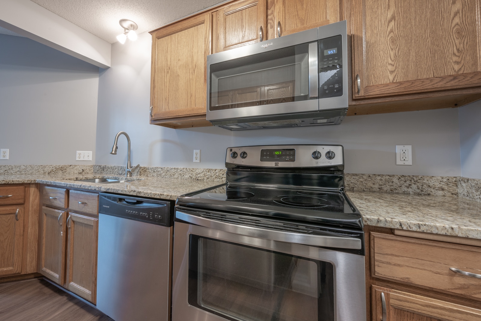 Building Photo - 7883 Autumn Ridge Avenue