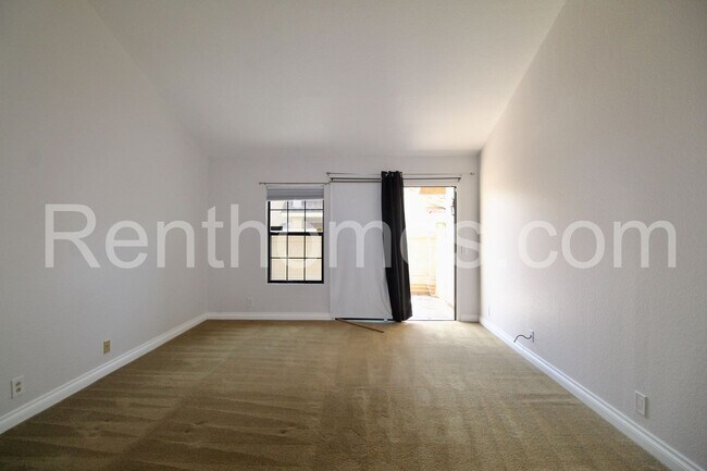 Building Photo - 15730 Via Calanova
