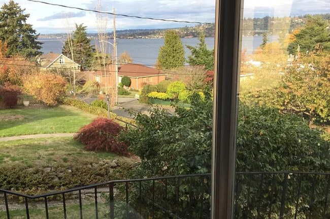 Building Photo - 4115 48th Ave S