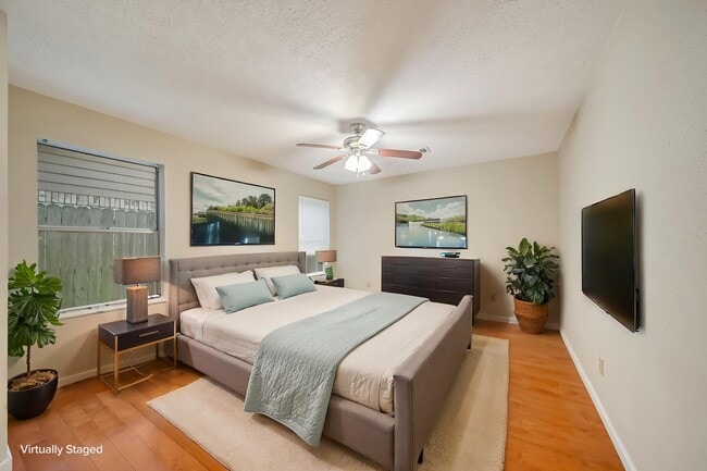 Building Photo - 3812 Redbud Dr