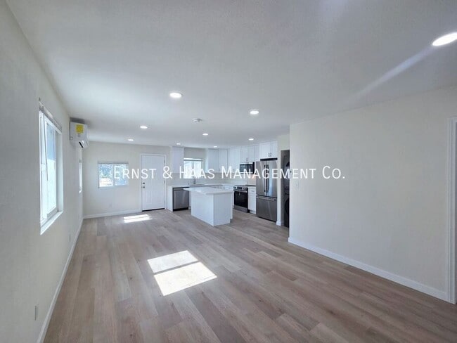 Building Photo - 8142 California St
