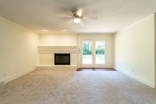 Building Photo - 4718 Rembert Dr