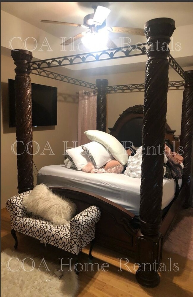 Building Photo - East Side Location