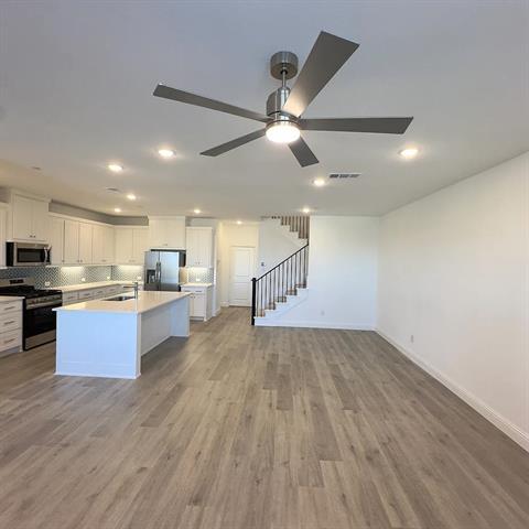 Building Photo - 9575 Speaker Dr