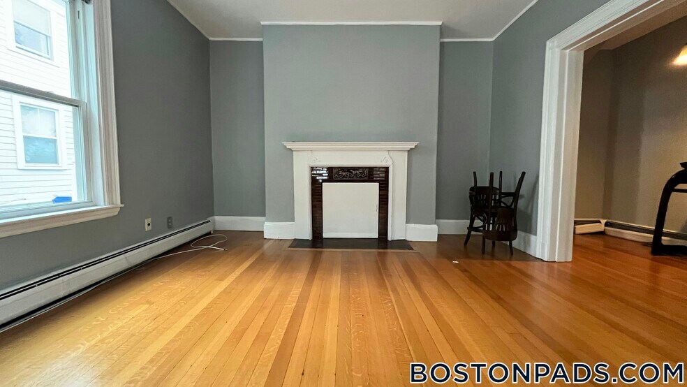 Building Photo - 66 University Rd