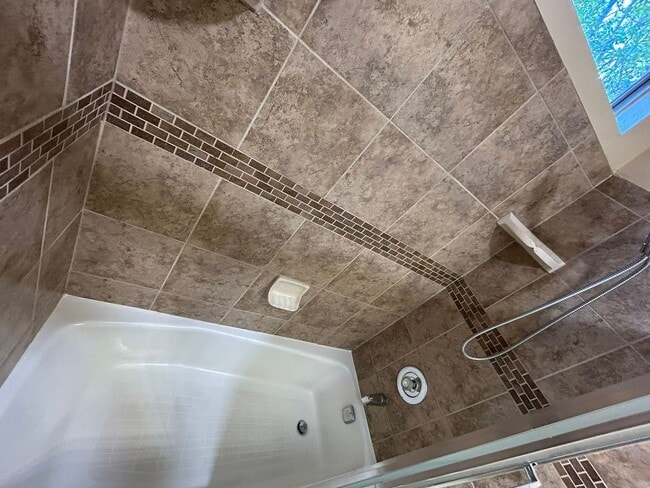 Building Photo - Spacious condo at Ascot Park Villas!!!