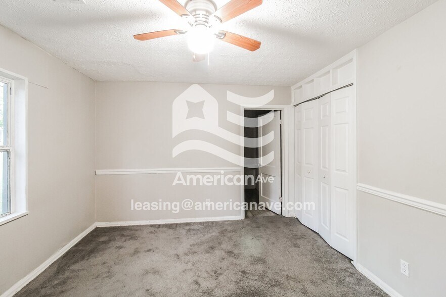 Building Photo - 408 Camellia Cir