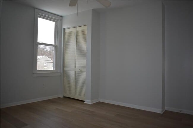 Building Photo - 111 Dewey St