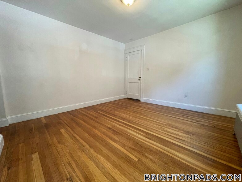 Building Photo - 86 Colborne Rd