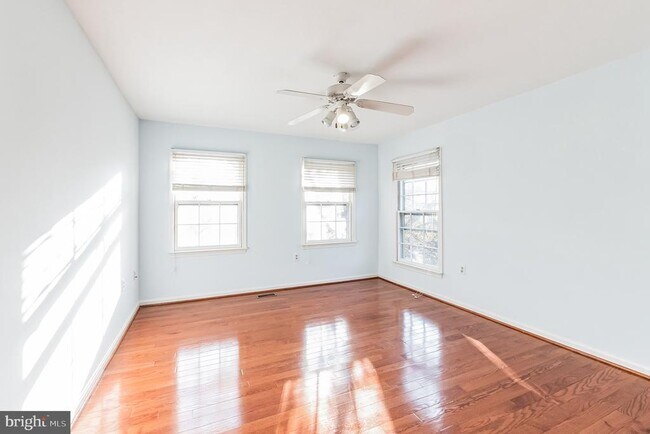 Building Photo - 14524 Pebblewood Dr