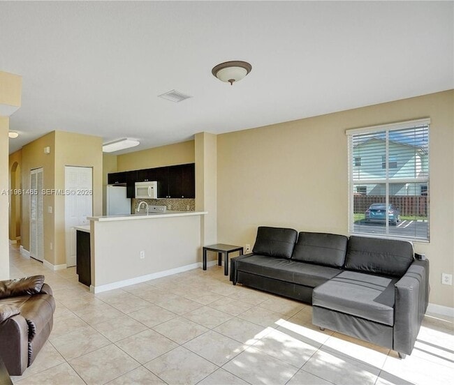 Building Photo - 205 SE 29th Terrace