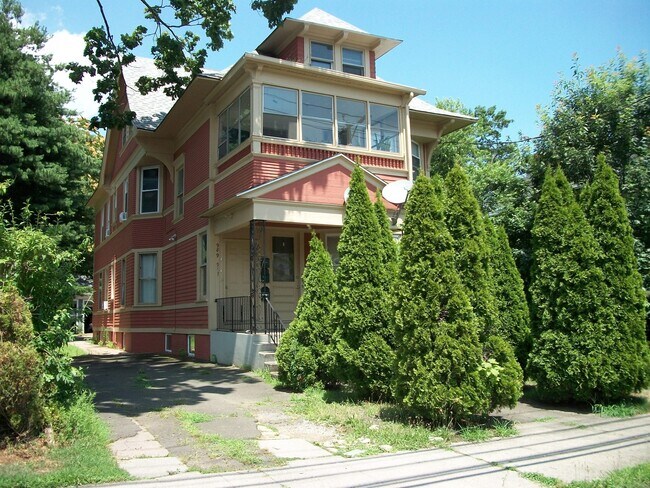 Building Photo - 985 Whalley Ave
