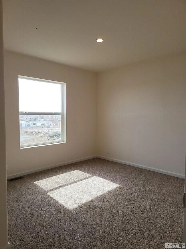 Building Photo - Spacious 3-Bedroom Home on 1.35 Acres with Valley Views – Dayton, NV