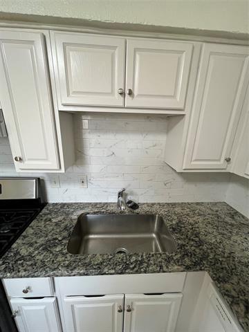 Building Photo - 817 Lilac Ln