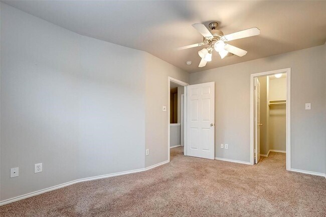 Building Photo - 1718 Redwing Cove Dr