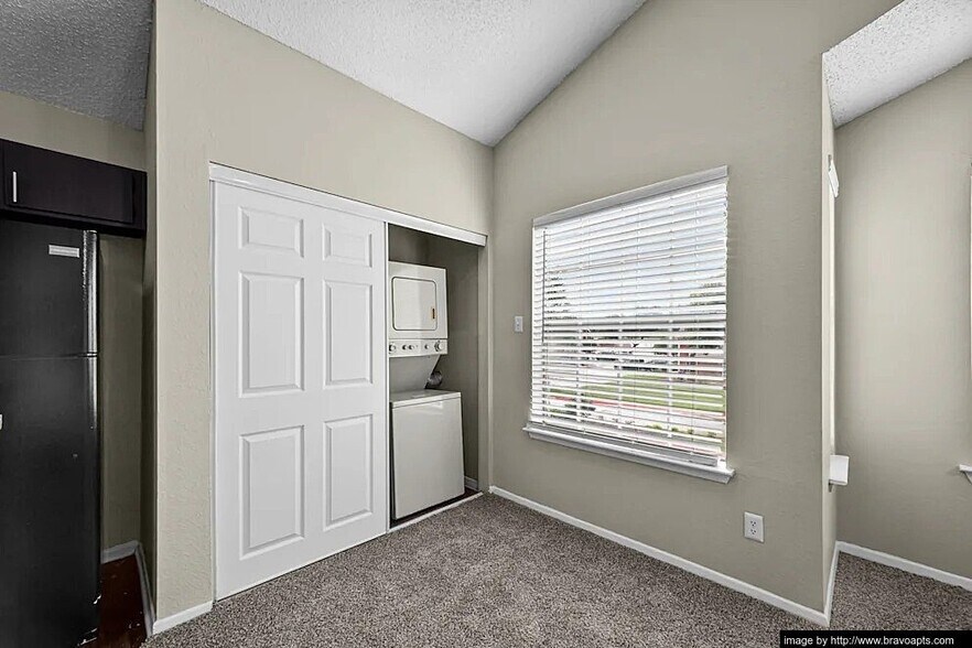 Building Photo - 2108 Calais Way