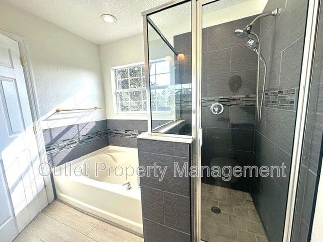 Building Photo - 9603 Fenrose Terrace