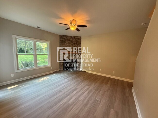 Building Photo - 2234 Nettlebrook Dr