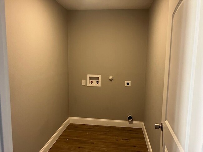 Building Photo - 16570 Moonlight Dr