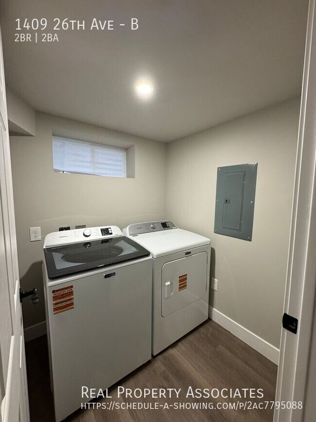 Building Photo - 1409 26th Ave