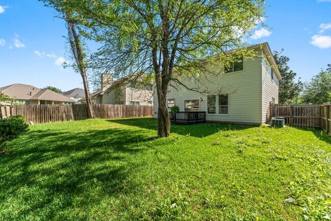 Building Photo - 235 Doncaster