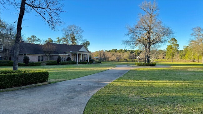 Building Photo - 15216 Saddlewood Dr