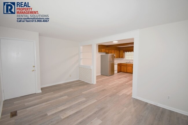 Building Photo - 1513 Lakeshore Dr