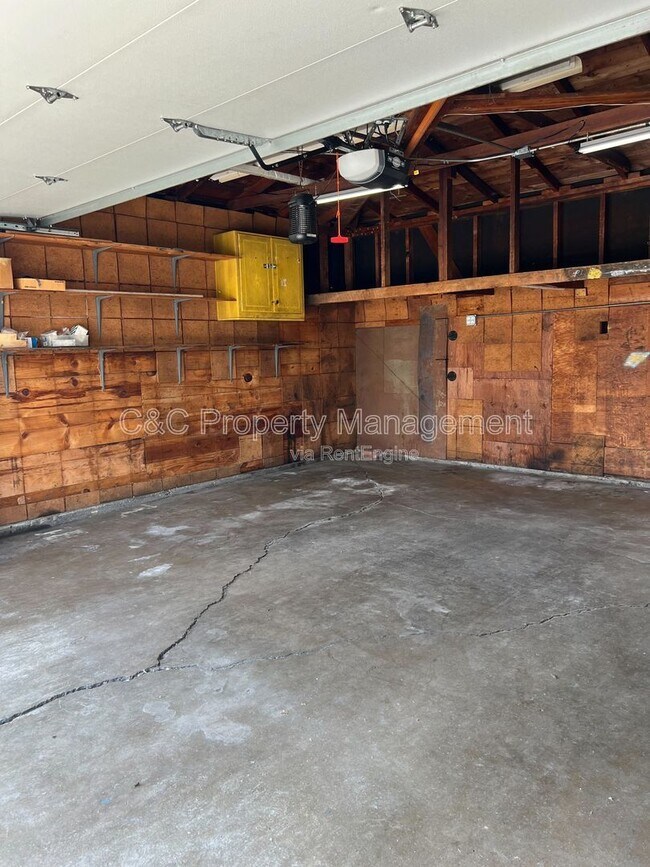 Building Photo - 10532 La Mirada Blvd