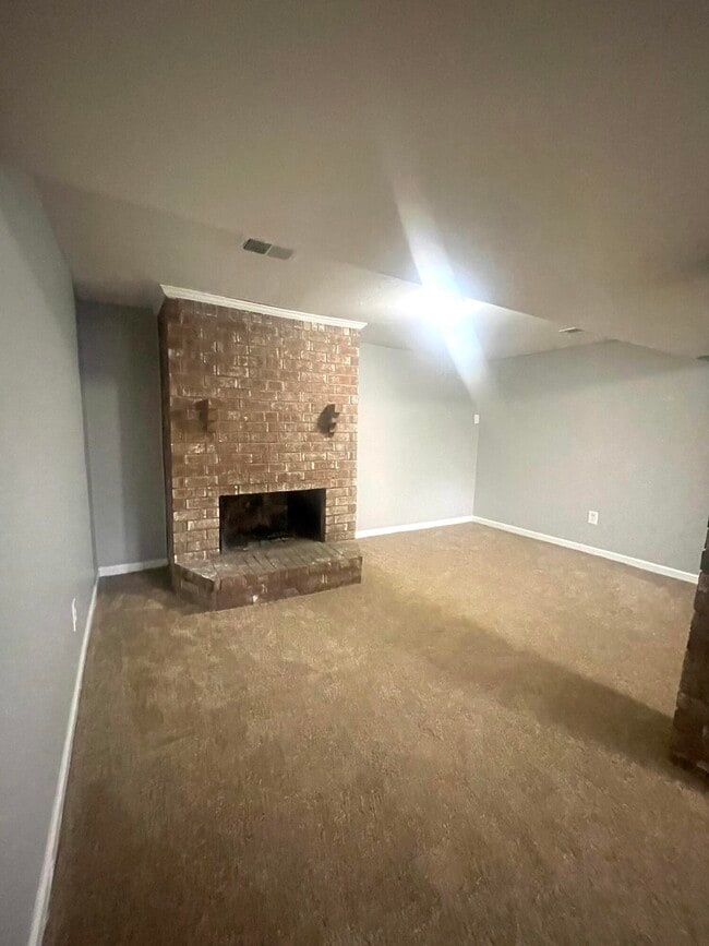 Building Photo - 3513 Sundart Dr