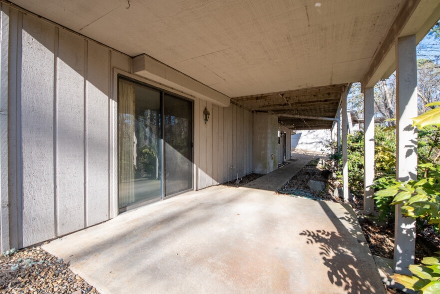 Building Photo - 50 Malaga Way